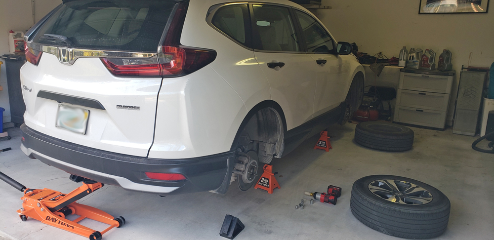 Honda-jack-stands-tire-rotatoin.jpg