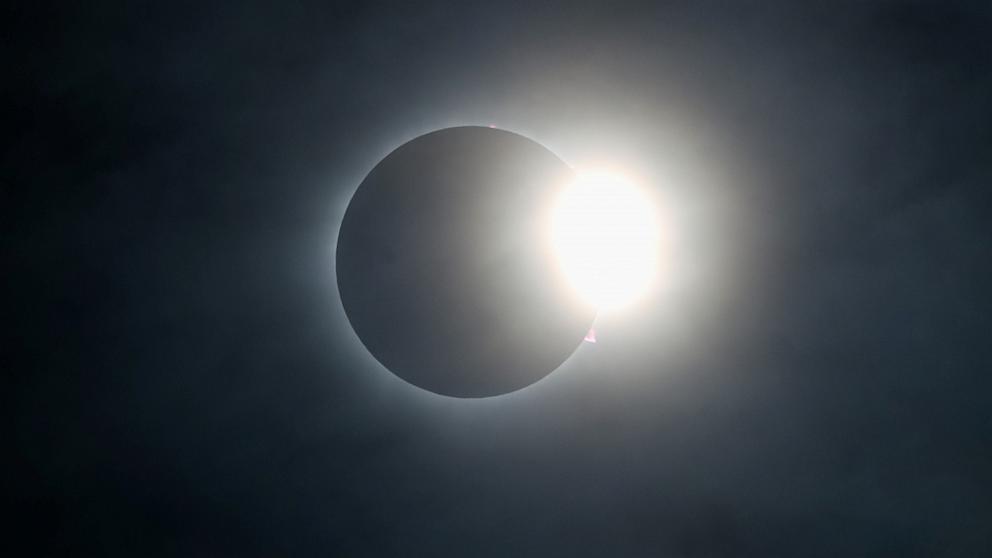 eclipse17-rt-ml-240408_1712600499234_hpMain_16x9_992.jpg